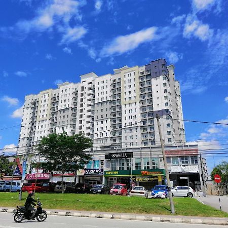 Tropika Homestay Bangi With 3 Bedrooms Kajang Exterior foto