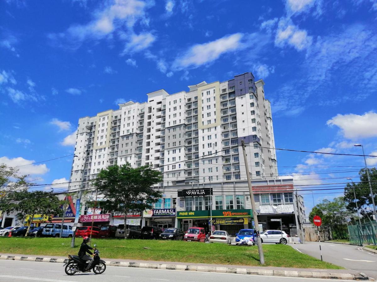Tropika Homestay Bangi With 3 Bedrooms Kajang Exterior foto